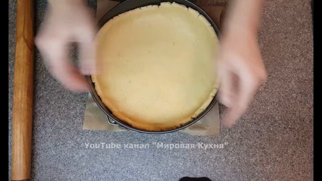 Песочный пирог с вишней и меренгой. Это уже совсем и не пирог, а настоящий торт! смотреть онлайн