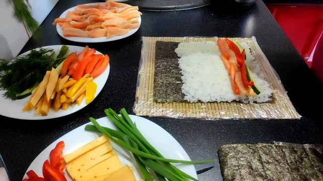 Готовим запеченные и горячие роллы в домашних условиях пошагово/스시 롤 смотреть онлайн