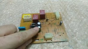Ремонт платы питания холодильника Whirlpool.