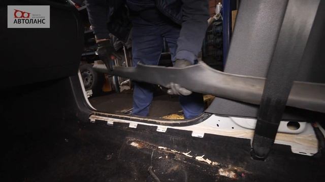 Разбираем салон (передние и задние сиденья, обшивка) на Volkswagen Polo V смотреть онлайн