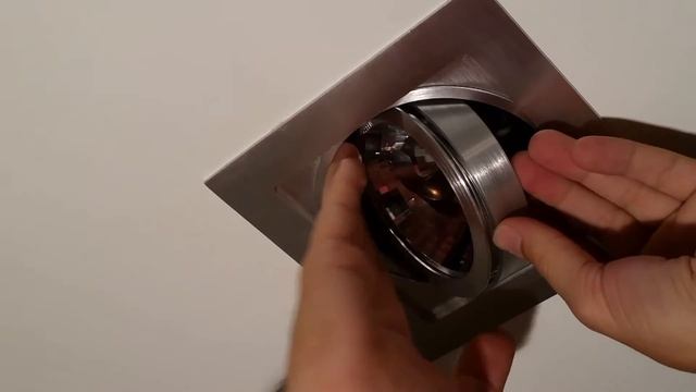 Sustituir bombilla halogena G53 111mm смотреть онлайн