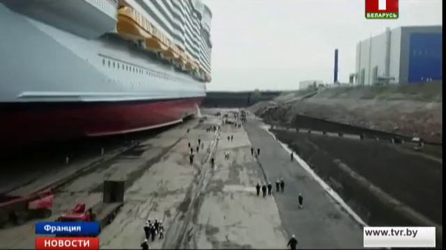 Самый большой круизный лайнер отправился в первый рейс смотреть онлайн