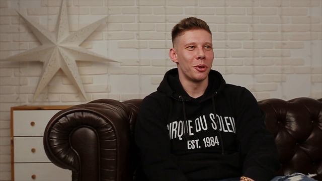 #9 • ДУШНО • Саша Безюлёв • Из мира спорта в "Cirque du Soleil", яркие впечатления от гастролей смотреть онлайн