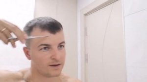 Стрижем себя сами, мужская стрижка, видео урок/ стригу сам себя