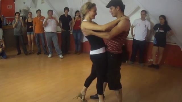 Bachata workshop by Jorge Cerritos & Karen, @ El Bar 2012 смотреть онлайн