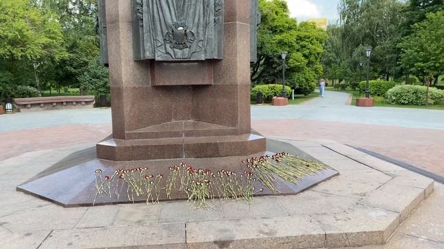 FPV Прогулка по Устьинскому скверу / Москва своими глазами / FPV walking tour / Moscow city center смотреть онлайн