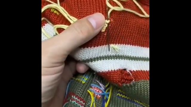 Как зашить дырку на свитере смотреть онлайн