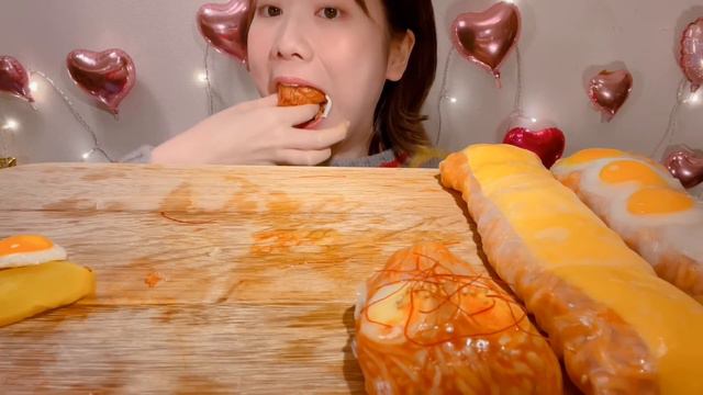 ASMR Fire Noodles Wrap and Spicy Enoki Mushrooms Wrap【Mukbang/ Eating Sounds】【English subtitles】 смотреть онлайн