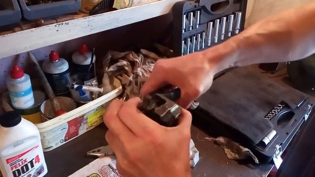 Проблемы Kayo T2 2017. Заклинил тормоз. Ремонт. Замена суппорта. смотреть онлайн