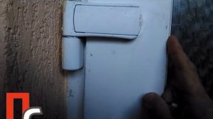 Как вскрыть балконную дверь если заклинил замок