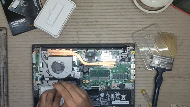 Lenovo V15 ADA | Samsung SSD 980 NVMe M.2 | Installation смотреть онлайн