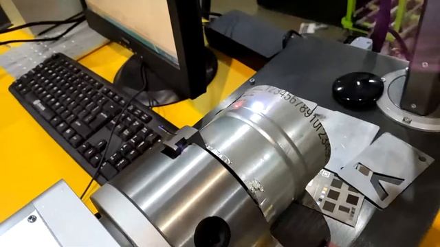 Волоконный лазерный маркер по металлу MaxPhotonics M5 BOX