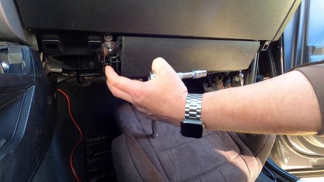Toyota Tundra Disassembly and Removal of Dash смотреть онлайн