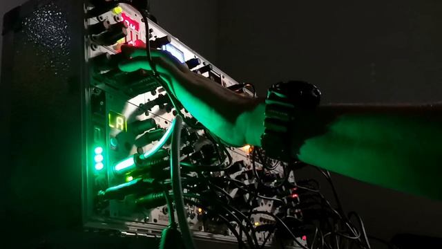 PSRWP : Modular Synth Jam with Octatrack Arpeggiator смотреть онлайн