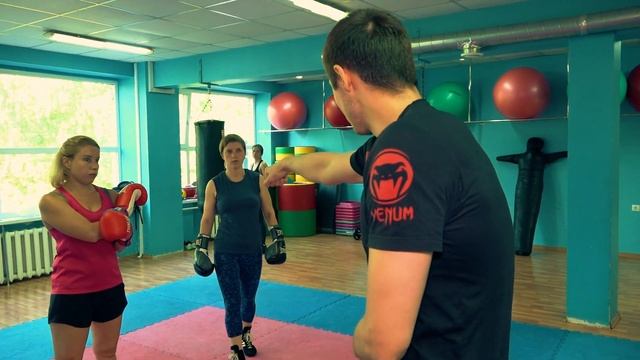 Видео для Фитнес Центра. Женская Групповая Тренировка по Боксу. смотреть онлайн