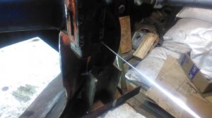 Плуг. Регулировочный винт.