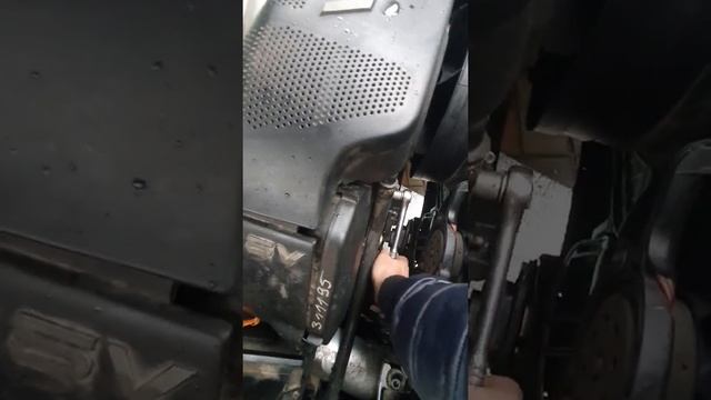 Audi A8 D2 2001г снятие генератора смотреть онлайн