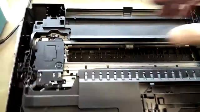 Brother MFC J6510DW Обзор и разборка верхней части корпуса и ПГ смотреть онлайн