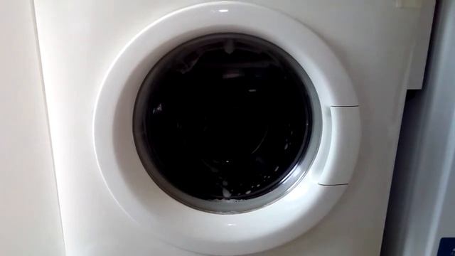 Zanussi ZWF14380W Darks Wash 40 4/8 смотреть онлайн