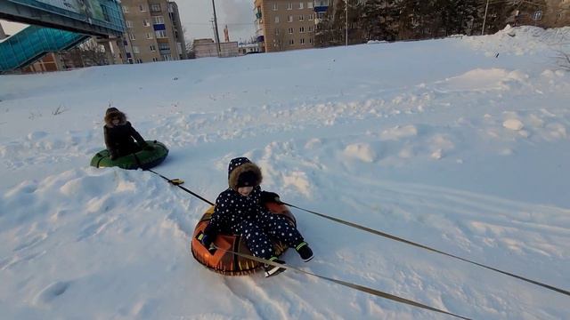 Прогулка с алабаем на ватрушках. смотреть онлайн