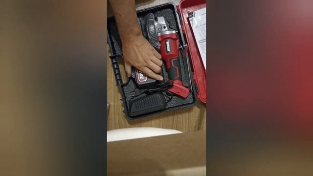 Аккумуляторная болгарка Wosai