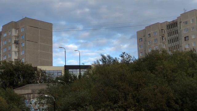 402 микрорайон в 4к / этюды с Мурманских улиц смотреть онлайн