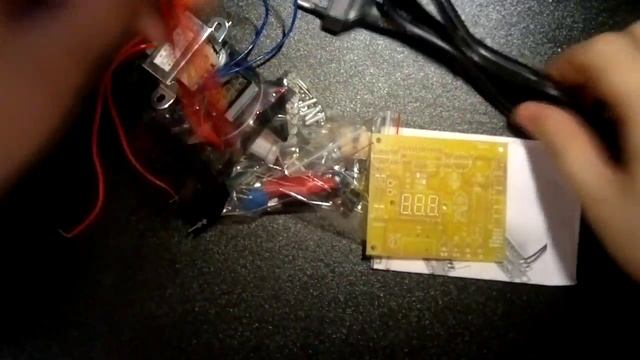 Посылка /// KIT набор блока питания на микросхеме LM317 (1,5-12В) смотреть онлайн