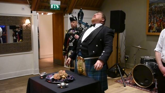 The Definitive Address to a Haggis in Edinburgh Castle смотреть онлайн