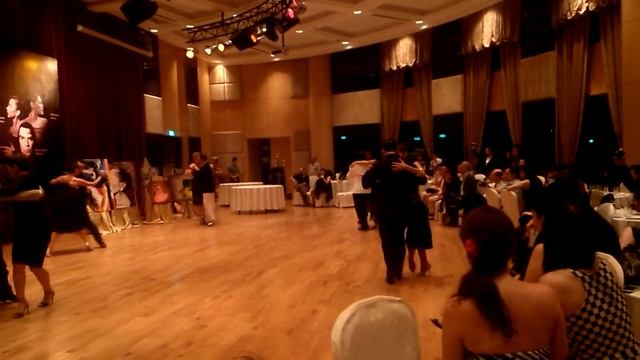 Tango Exposed Hanoi 2013 : Master rueda tango смотреть онлайн