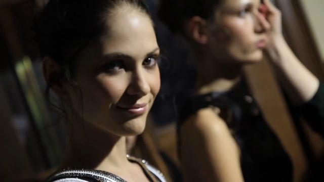 behind the scenes footage & interviews from the sass & bide London Fashion Week - WINTERGATE смотреть онлайн