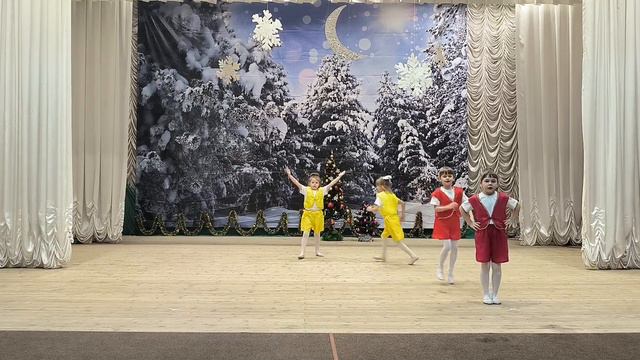 танец "Точка, точка, запятая" Карамельки. Репяховский ЦКР смотреть онлайн