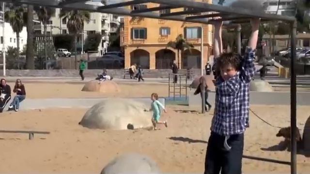 NOLAN GOULD's (Modern Family) Parkour Photoshoot! смотреть онлайн