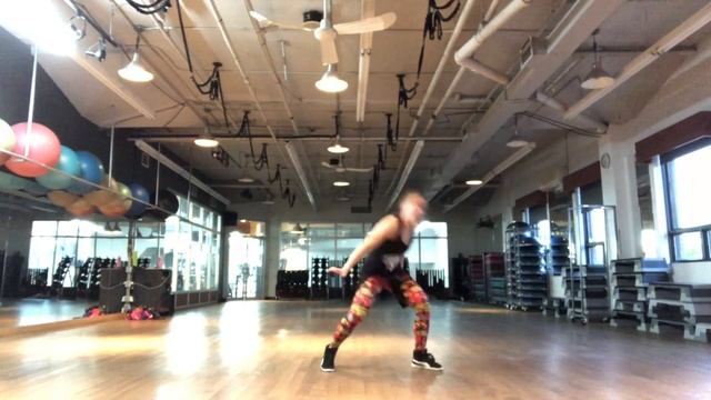 Caliente - warm-up -Zumba DJ Dani Acosta смотреть онлайн