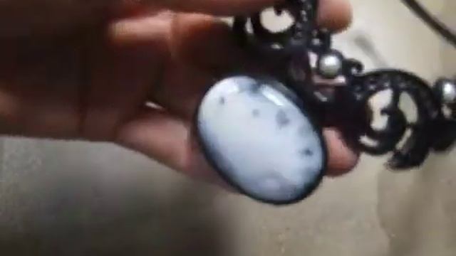 Украшение из кожи.Колье с дендроопалом. смотреть онлайн