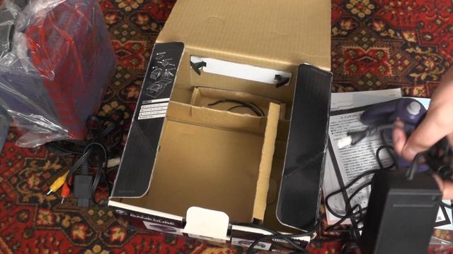 Game Cube - распаковываем консоль, которой не было