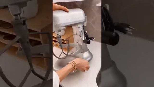 AMAZON KITCHEN FIND смотреть онлайн
