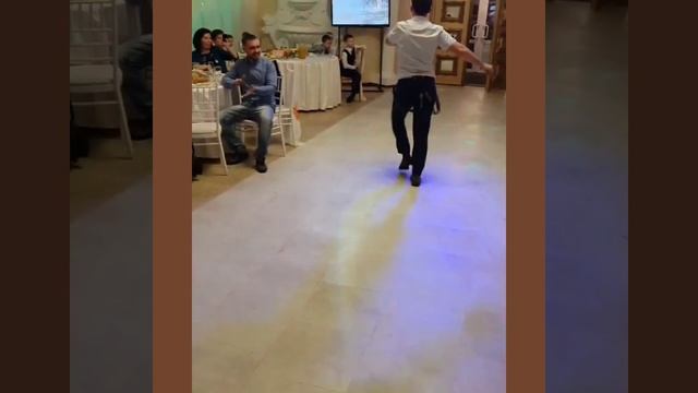 СВИДЕТЕЛЬ ОТЖЕГ НА СВАДЬБЕ!!)))) СМОТРЕТЬ ВСЕМ!!!! смотреть онлайн