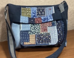 Замечательная пэчворк-идея из полосок и заплаток! Хорошо, что не выбрасываю обрезки ткани!