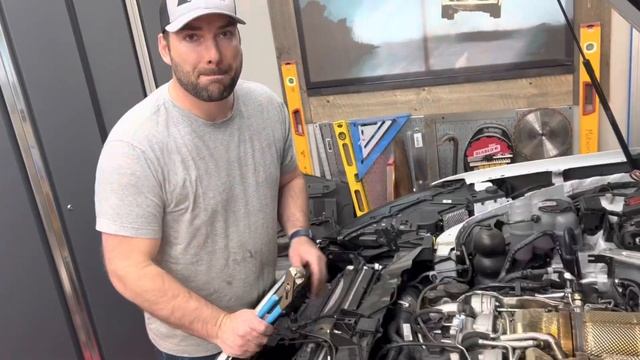 APR Audi SQ7 Intake Install Guide смотреть онлайн