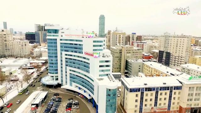 СВЕТОДИОДНЫЙ ЭКРАН для улицы г. Екатеринбург. Бизнес LED экран для торговой марки крупным планом. смотреть онлайн