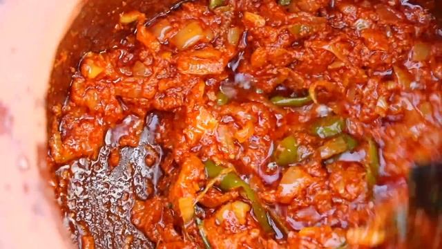 VILLAGE CHICKEN COOKING IN SUPER CLAY POT | JUNGLE CURRY | смотреть онлайн