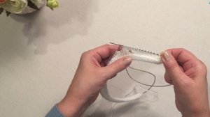 Как связать накладной воротник на детскую кофточку спицами. #вязание