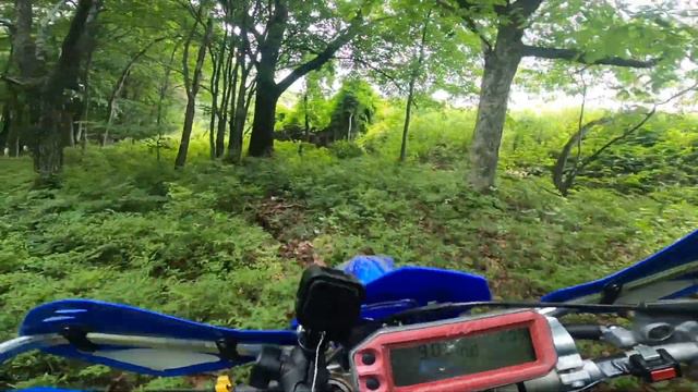 Dirt Bike Trail Riding Close Call With A Train смотреть онлайн