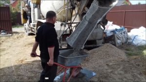 Как заливают отмостку дома бетоном. Этапы работ