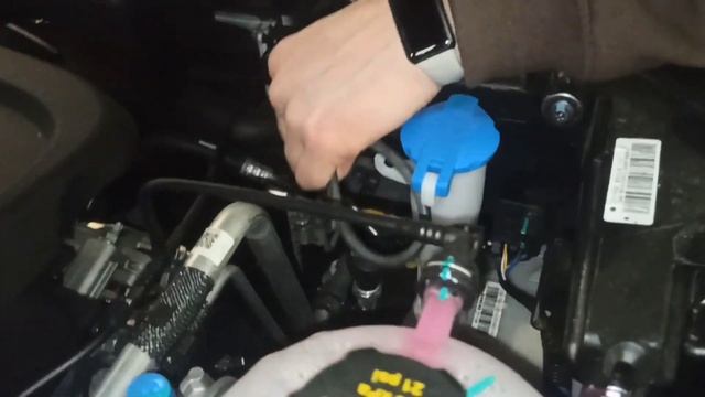 Установка омывателя камеры переднего вида на Geely Coolray смотреть онлайн