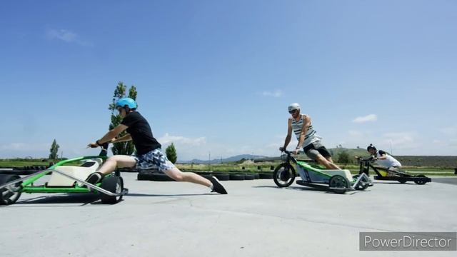 Заезд по городу на электроскутере (дрифт карт) смотреть онлайн