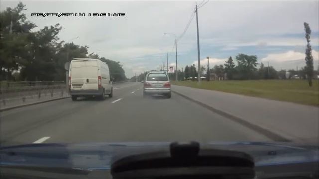 Выезд из двора с остановкой потока смотреть онлайн