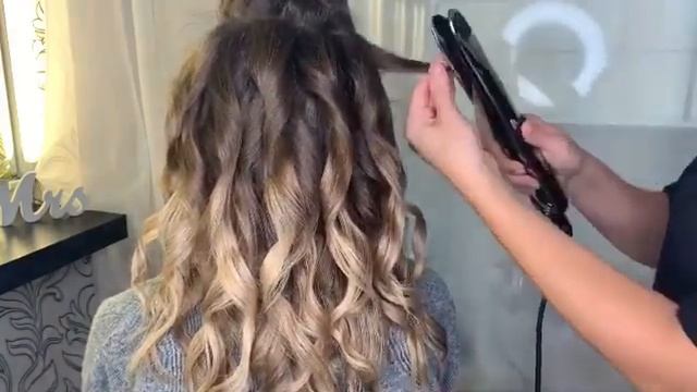 Локоны на утюжок Подробное видео Пляжная укладка Способ Нади Борисовой Beach Waves смотреть онлайн