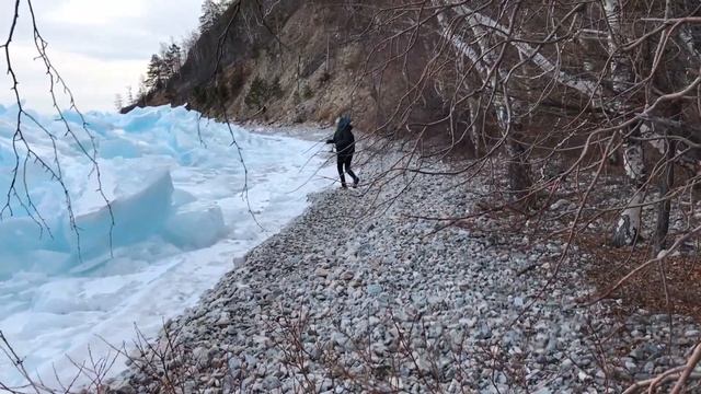 На коньках по льду Байкала от Листвянки до Ольхона | Baikal ice skating 2019 смотреть онлайн