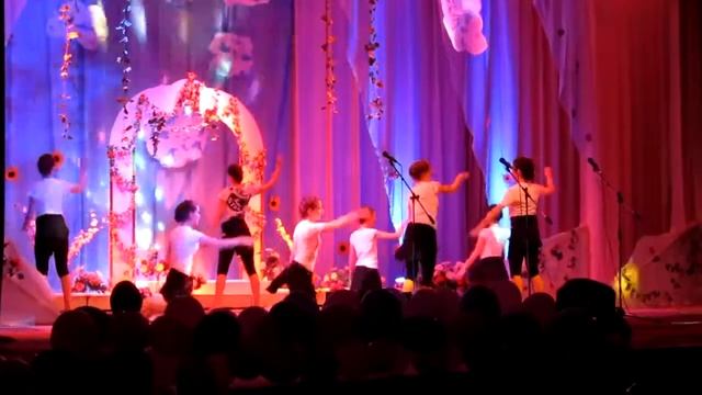 "Школа Умных Танцев" - современный танец "Кроме дождя" смотреть онлайн